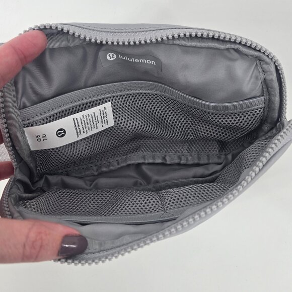 NWT Lululemon Everywhere Belt Bag 1L - Silver Drop - Picture 7 of 7